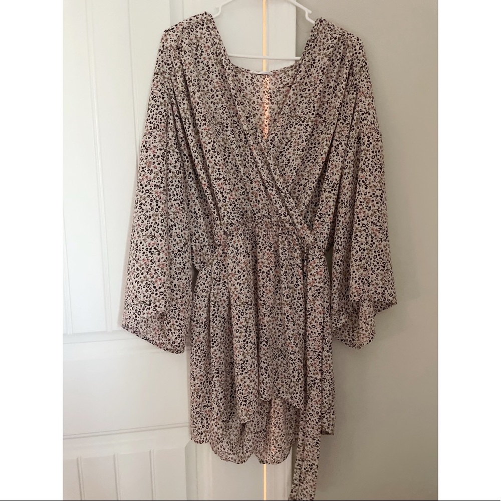 floral romper - ties in front! Size 1X!